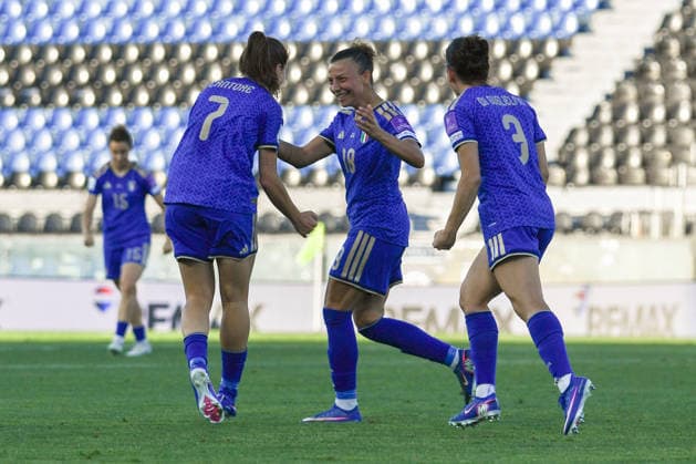 Calcio - FIFA World Cup, WM, Weltmeisterschaft, Fussball Women Photo by IPA ABACAPRESS.COM85364004 - Arianna Caruso (Italy) celebrates with teammates after scoring the 2-0 goal during Women s European Qualifiers 2027 - Italy vs Serbia, FIFA World Cup match in Pisa, Italy, June 05 2026 Pisa Italy  Copyright: xIPAxSport ABACAx