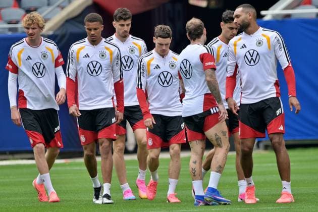 Ahead of FIFA World Cup, WM, Weltmeisterschaft, Fussball 2026 CHICAGO, ILLINOIS - JUNE 05: Players of Germany walk across the pitch during a training session at Soldier Field on June 05, 2026 in Chicago, Illinois. Germany will face the United States in an International Friendly, Länderspiel, Nationalmannschaft match on June 6 as a final warm-up game ahead of the FIFA World Cup 2026. Jacek Boczarski Anadolu Illinois United States. Editorial use only. Please get in touch for any other usage.  Copyright: x2026xAnadoluxJacekxBoczarskix