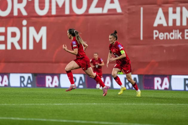 Turkey v Norhern Ireland - FIFA Women s World Cup 2027 Qualifier Melike Pekel of Turkey celebrates her team s first goal during the 2027 FIFA Women s World Cup Qualifier between Turkey and Northern Ireland at Pendik Stadium on June 5, 2026, in Istanbul, Turkey. Istanbul Istanbul Turkey  Copyright: xYagizxGurtugx originalFilename:gurtug-turkiyev260605_npW7d.jpg