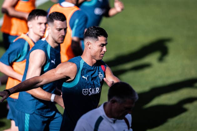 Portugal v Chile - FIFA World Cup, WM, Weltmeisterschaft, Fussball 2026 International Friendly, Länderspiel, Nationalmannschaft Portugal squad and Cristiano Ronaldo of Portugal run during a training session ahead of the FIFA World Cup 2026 international friendly match between Portugal and Chile at Estadio Nacional do Jamor in Oeiras, Portugal, on June 6, 2026. Lisbon Oeiras Portugal  Copyright: xRodrigoxMoreira NurPhotox originalFilename:moreira-portugal260605_np1sZ.jpg