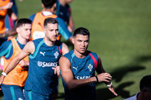 Portugal v Chile - FIFA World Cup, WM, Weltmeisterschaft, Fussball 2026 International Friendly, Länderspiel, Nationalmannschaft Portugal squad and Cristiano Ronaldo of Portugal run during a training session ahead of the FIFA World Cup 2026 international friendly match between Portugal and Chile at Estadio Nacional do Jamor in Oeiras, Portugal, on June 6, 2026. Lisbon Oeiras Portugal  Copyright: xRodrigoxMoreira NurPhotox originalFilename:moreira-portugal260605_np6UW.jpg