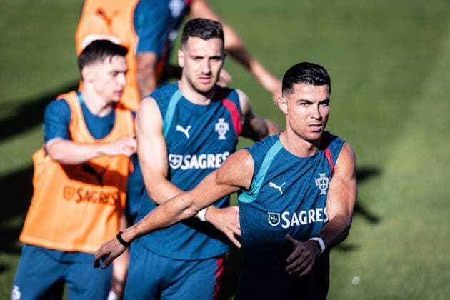 Portugal v Chile - FIFA World Cup, WM, Weltmeisterschaft, Fussball 2026 International Friendly, Länderspiel, Nationalmannschaft Portugal squad and Cristiano Ronaldo of Portugal run during a training session ahead of the FIFA World Cup 2026 international friendly match between Portugal and Chile at Estadio Nacional do Jamor in Oeiras, Portugal, on June 6, 2026. Lisbon Oeiras Portugal  Copyright: xRodrigoxMoreira NurPhotox originalFilename:moreira-portugal260605_npDyC.jpg