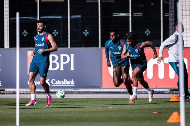 Portugal v Chile - FIFA World Cup, WM, Weltmeisterschaft, Fussball 2026 International Friendly, Länderspiel, Nationalmannschaft Portugal squad and Joao Felix of Portugal run during a training session ahead of the FIFA World Cup 2026 international friendly match between Portugal and Chile at Estadio Nacional do Jamor in Oeiras on June 6, 2026. Lisbon Oeiras Portugal  Copyright: xRodrigoxMoreira NurPhotox originalFilename:moreira-portugal260605_np2ZL.jpg