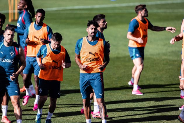 Portugal v Chile - FIFA World Cup, WM, Weltmeisterschaft, Fussball 2026 International Friendly, Länderspiel, Nationalmannschaft Portugal squad and Samu Costa of Portugal run during a training session ahead of the FIFA World Cup 2026 international friendly match between Portugal and Chile at Estadio Nacional do Jamor in Oeiras on June 6, 2026. Lisbon Oeiras Portugal  Copyright: xRodrigoxMoreira NurPhotox originalFilename:moreira-portugal260605_npv9T.jpg