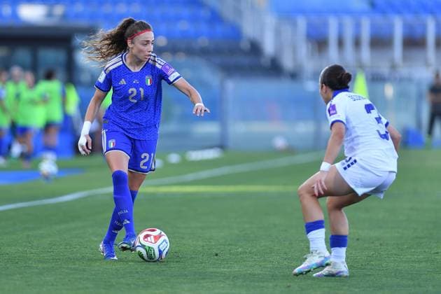 IPA85372016 - Beneddta Glionna (Italy), thwarted by Ana Scepanovic (Serbia) during Qualifiers - Italy vs Serbia, FIFA World Cup, WM, Weltmeisterschaft, Fussball match in Pisa, Italy, June 05 2026  Copyright: xGabrielexMasotti IPAxSportx xx 85372016
