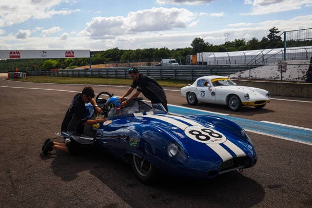 AUTO - LE MANS CLASSIC SERIES 2026 - GRAND PRIX DE L™AGE D™OR 2026 88 SPIERS John (gbr), GREENSALL Nigel (gbr), Lister Jaguar Costin 1959, 153, The Gentlemen Challenge, action 75 ELLIS Robin (gbr), Lotus Elite S2 1961, 153, The Gentlemen Challenge, action during the 2026 Grand Prix de l™age d™Or, 3rd round of the Le Mans Classic Series 2026, from June 04 to 07 in Circuit de Dijon Prenois, in Prenois, France - DijonFrance Copyright: xDamienxDoumerguex