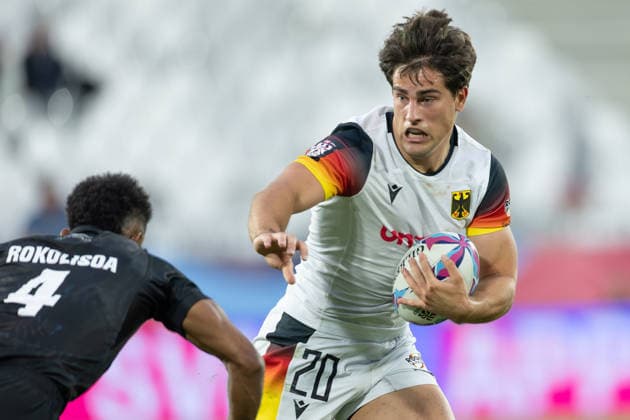Neuseeland - Deutschland, SVNS Rugby World Championship, WM, Weltmeisterschaft Lennox Wiese (Deutschland, 20) hält Akuila Rokolisoa (Neuseeland) auf Distanz. Zweites Gruppenspiel der deutschen Mannschaft gegen die All Blacks Sevens aus Neuseeland. Drittes Turnier der SVNS World Championship, Siebener-Rugby WM vom 5. bis 7. Juni 2026 in Bordeaux (Frankreich). Tag 1, Gruppenspiele am 5. Juni 2026., Bordeaux Region Nouvelle-Aquitaine Frankreich Stade Atlantique