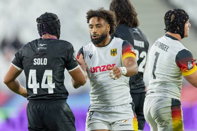 Neuseeland - Deutschland, SVNS Rugby World Championship, WM, Weltmeisterschaft Shakehands zwischen Roderick Solo (Neuseeland) und Ben Ellermann (Deutschland, 8). Zweites Gruppenspiel der deutschen Mannschaft gegen die All Blacks Sevens aus Neuseeland. Drittes Turnier der SVNS World Championship, Siebener-Rugby WM vom 5. bis 7. Juni 2026 in Bordeaux (Frankreich). Tag 1, Gruppenspiele am 5. Juni 2026., Bordeaux Region Nouvelle-Aquitaine Frankreich Stade Atlantique
