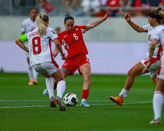 05.06.2026, Fussball, Frauen WM-Qualifikation: Schweiz Malta, Lugano, AIL Arena GÃ raldine Reuteler (6, A-Team Schweiz) hat eine weitere ausgezeichnete Torchance gegen die Spielerinnen von Malta Foto: Urs Ottiger IMAGO Lugano AIL Arena Tessin Switzerland