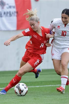 NADINE RIESEN, Svizzera, MARIA FARRUGIA, Malta, FIFA Women s World Cup 2027 League Phase, Switzerland vs Malta 6-1, 05-06-2026, Contrasto, Action FIFA WOMEN SWORLD CUP 2027 League Phase SVIZZERA-MALTA 6-1