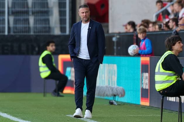 05.June. 2026 – SOCCER – UEFA Women s European Qualifiers, Austria (W) vs Slovenia (W) Head Coach Sasa Kolman (Slovenia) looks on during the match VIENNA VIENNA, AUSTRIA – Sportclub-Platz Dornbach Sportclub-Platz Dornbach AUSTRIA