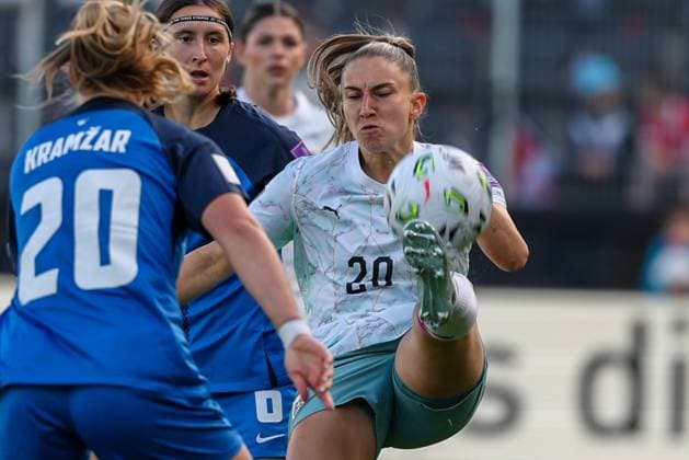 05.June. 2026 – SOCCER – UEFA Women s European Qualifiers, Austria (W) vs Slovenia (W) Louise Schoffel (Austria) shoots the ball VIENNA VIENNA, AUSTRIA – Sportclub-Platz Dornbach Sportclub-Platz Dornbach AUSTRIA