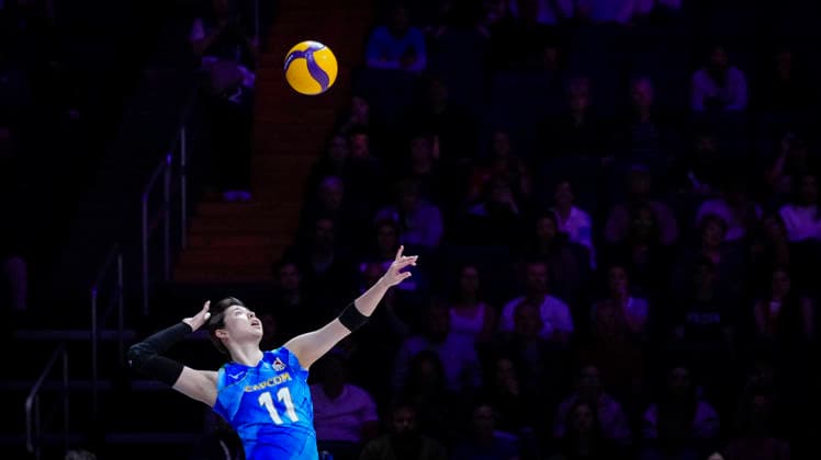 Team Japan Nichika Yamada serves against Team Ukraine during their womens Volleyball Nations League (VNL) match on June 5, 2026 in Quebec City, Canada. Noxthirdxpartyxsales  aflo_333390176 MathieuxBelangerx