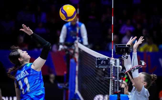 Team Japan Nichika Yamada hits a shot against Team Ukraine during their womens Volleyball Nations League (VNL) match on June 5, 2026 in Quebec City, Canada. Noxthirdxpartyxsales  aflo_333390421 MathieuxBelangerx