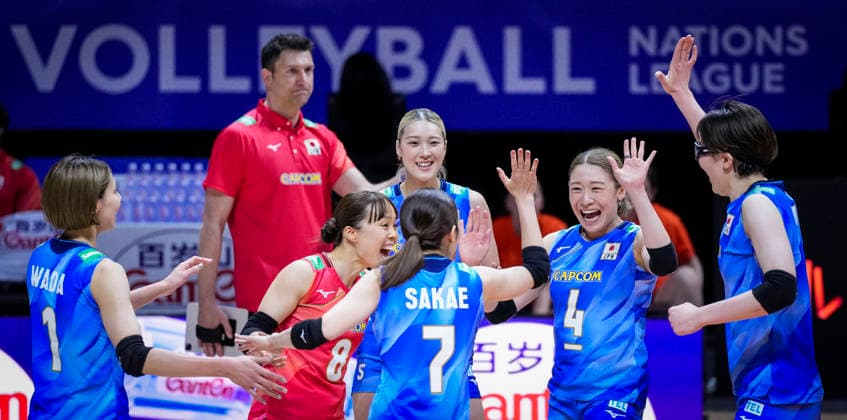Team Japan celebrates returns a shot against Team Ukraine during their womens Volleyball Nations League (VNL) match on June 5, 2026 in Quebec City, Canada. Noxthirdxpartyxsales  aflo_333390451 MathieuxBelangerx