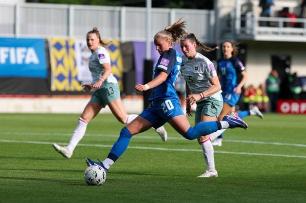 05.June. 2026 – SOCCER – UEFA Women s European Qualifiers, Austria (W) vs Slovenia (W) Zara Kramzar (Slovenia) shoots the ball VIENNA VIENNA, AUSTRIA – Sportclub-Platz Dornbach Sportclub-Platz Dornbach AUSTRIA