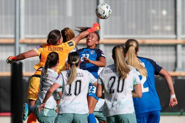 05.June. 2026 – SOCCER – UEFA Women s European Qualifiers, Austria (W) vs Slovenia (W) Mariella El Sherif (Austria) saves the ball VIENNA VIENNA, AUSTRIA – Sportclub-Platz Dornbach Sportclub-Platz Dornbach AUSTRIA
