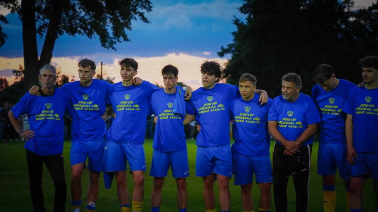 Fußball, Herren, Saison 2025 2026, Landesliga Süd Brandenburg, 29. Spieltag, FSV 63 Luckenwalde II vs. SG Phönix Wildau, Freitag 05.06.2026, Sportplatz am Baruther Tor Luckenwalde, Im Bild: Jubel nach Abpfiff bei den Spielern des FSV 63 Luckenwalde II über die Meisterschaft in der Landesliga Süd. Brandenburg Deutschland