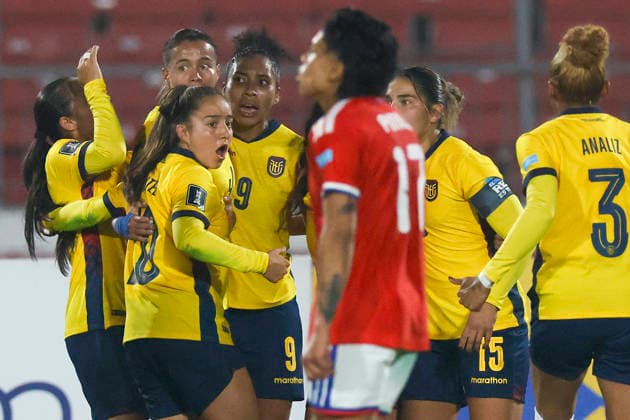 Futbol, Chile vs Ecuador. Fecha 8, Liga de Naciones Femenina 2026. Las jugadoras de Ecuador celebran tras marcar un gol contra Chile durante el partido de la Liga de Naciones femenina disputado en el estadio Nacional de Santiago, Chile. 05 06 2026 Andres Pina Photosport Football, Chile vs Ecuador. 8th turn, 2026 Women™s Nations League. Ecuador™s players celebrate after scoring against Chile during a Women™s Nations League match at Nacional stadium in Santiago, Chile. 05 06 2026 Andres Pina Photosport Chile vs Ecuador, Liga de Naciones Femenina 2026 