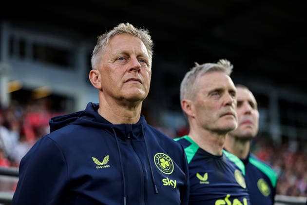Fußball, Testspiel, Kanada - Irland International Friendly, Länderspiel, Nationalmannschaft Stade Saputo, MontrÃ Heimir Hallgrimsson during the anthem 6 6 2026  Copyright: x INPHO RyanxByrnex RB2_8975