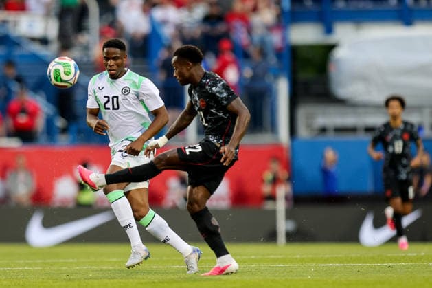 Fußball, Testspiel, Kanada - Irland International Friendly, Länderspiel, Nationalmannschaft Stade Saputo, MontrÃ Chiedozie Ogbene in action with Richie Laryea 6 6 2026  Copyright: x INPHO RyanxByrnex RB1_8094
