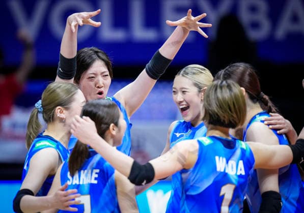 Team Japan celebrates against Team Ukraine during their womens Volleyball Nations League (VNL) match on June 5, 2026 in Quebec City, Canada. Noxthirdxpartyxsales  aflo_333391464 MathieuxBelangerx