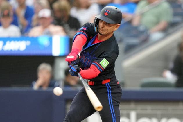 June 5, 2026, Toronto, On, CANADA: Toronto Blue Jays Andràs Gimà nez (0) hits a single against the Baltimore Orioles during second inning American League, MLB, Baseball Herren, USA baseball action in Toronto on Friday, June 5, 2026. Canada News - June 5, 2026 - ZUMAc35_ 20260605_zaf_c35_087 Copyright: xNathanxDenettex