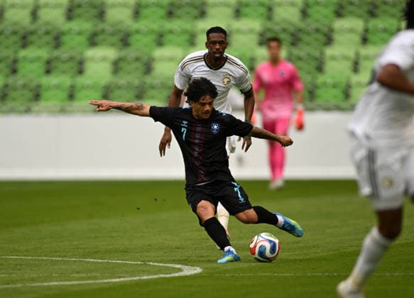 AUSTIN, TX - June 05: Puerto Rico midfielder Wilfredo Rivera (7) sends a pass during International Friendly, Länderspiel, Nationalmannschaft between Saudi Arabia and Puerto Rico on June 5, 2026 at Q2 Stadium in Austin, TX. (Photo by John Rivera Icon Sportswire) SOCCER: JUNE 05 International Friendly Saudi Arabia vs. Puerto Rico EDITORIAL USE ONLY Icon426260605012