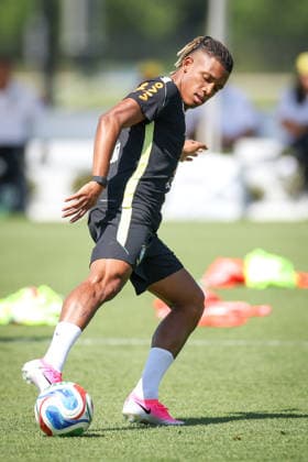 A Brazilian national football team player during a training session at the Columbia Park Training Facility Danilo Santos of Brazilian national football team player during a training session at the Columbia Park Training Facility on June 5, 2026, in Morristown, New Jersey. The Brazilian team is preparing for the World Cup MORRISTOWN NJ UNITED STATES Copyright: xWilliamxVolcovx
