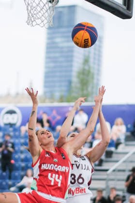 June 5, 2026, Warsaw, Masovian Voivodeship, Poland: Latvia s PAULA CIRSA (36) and Hungary s VIVI BORONDY (44) in action during a FIBA 3x3 Basketball World Cup women s last 16 game between Latvia and Hungary in Warsaw, Poland. Warsaw Poland - ZUMAk204 20260605_zip_k204_001 Copyright: xRomanxKozielx