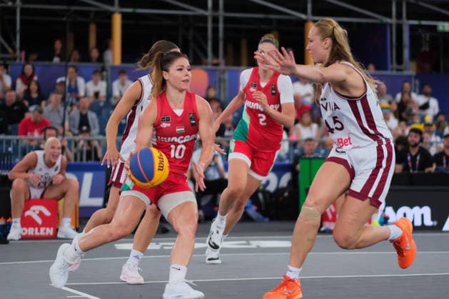 June 5, 2026, Warsaw, Masovian Voivodeship, Poland: Latvia s DIGNA STRAUTMANE (45) and Hungary s KLAUDIA PAPP (10) in action during a FIBA 3x3 Basketball World Cup women s last 16 game between Latvia and Hungary in Warsaw, Poland. Basketball 2026: FIBA 3x3 World Cup Women s Last 16: Hungary 17:16 Latvia  - ZUMAk204 20260605_zip_k204_004 Copyright: xRomanxKozielx