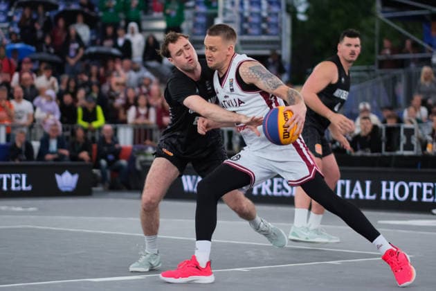 June 5, 2026, Warsaw, Masovian Voivodeship, Poland: Latvia s KARLIS LASMANIS (2) and New Zealand s JOSHUA BOOK (8) in action during a FIBA 3x3 Basketball World Cup men s last 16 game between Latvia and New Zealand in Warsaw, Poland. Basketball 2026: FIBA 3x3 World Cup Men s Last 16: Latvia 21:19 New Zealand  - ZUMAk204 20260605_zip_k204_017 Copyright: xRomanxKozielx