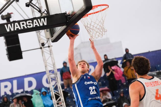 June 5, 2026, Warsaw, Masovian Voivodeship, Poland: Czechia s ADAM RUZICKA (22) and Netherlands JAN DRIESSEN (4) in action during a FIBA 3x3 Basketball World Cup men s last 16 game between Netherlands and Czechia in Warsaw, Poland. Basketball 2026: FIBA 3x3 World Cup Men s Last 16: Netherlands 21:15 Czechia  - ZUMAk204 20260605_zip_k204_051 Copyright: xRomanxKozielx