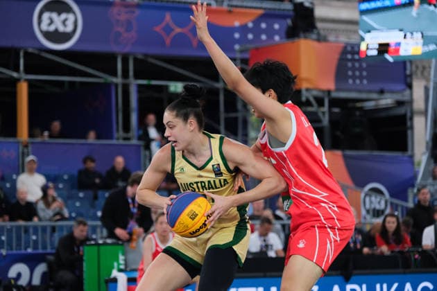 June 5, 2026, Warsaw, Masovian Voivodeship, Poland: Australia s EMMA CLARKE (77) and China s WENXIA LI (21) in action during a FIBA 3x3 Basketball World Cup women s last 16 game between Australia and China in Warsaw, Poland. Warsaw Poland - ZUMAk204 20260605_zip_k204_036 Copyright: xRomanxKozielx