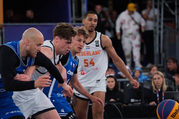 June 5, 2026, Warsaw, Masovian Voivodeship, Poland: Netherlands ADRIAAN VAN TILBORG (11), WORTHY DE JONG (54) and Czechia s FILIP NOVOTNY (9), LUKAS STEGBAUER (3) in action during a FIBA 3x3 Basketball World Cup men s last 16 game between Netherlands and Czechia in Warsaw, Poland. Warsaw Poland - ZUMAk204 20260605_zip_k204_050 Copyright: xRomanxKozielx