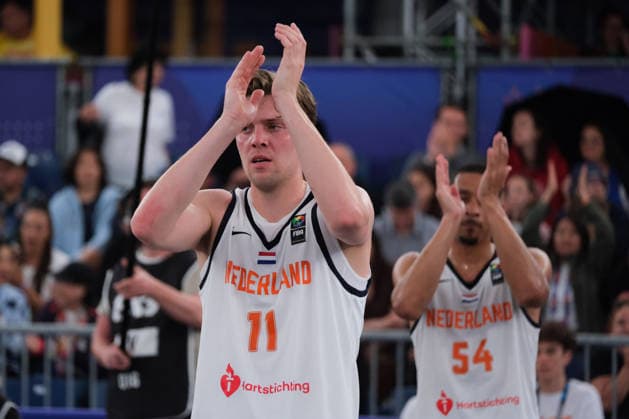 June 5, 2026, Warsaw, Masovian Voivodeship, Poland: Netherlands ADRIAAN VAN TILBORG (11) and WORTHY DE JONG (54) celebrate victory at the end of a FIBA 3x3 Basketball World Cup men s last 16 game between Netherlands and Czechia in Warsaw, Poland. Warsaw Poland - ZUMAk204 20260605_zip_k204_058 Copyright: xRomanxKozielx