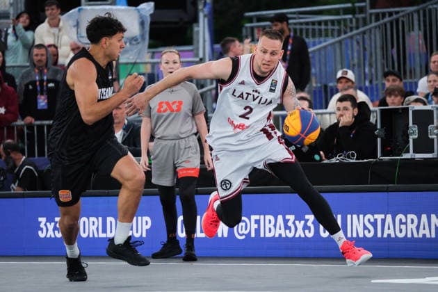 June 5, 2026, Warsaw, Masovian Voivodeship, Poland: Latvia s KARLIS LASMANIS (2) and New Zealand s TE TUHI LEWIS (13) in action during a FIBA 3x3 Basketball World Cup men s last 16 game between Latvia and New Zealand in Warsaw, Poland. Warsaw Poland - ZUMAk204 20260605_zip_k204_059 Copyright: xRomanxKozielx