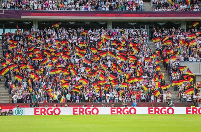 GER, Köln, Deutschland vs Norwegen, Länderspiel, Fussball, FIFA, Spielzeit 2026 2027, WM-Qualifikation, Rhein-Energie-Stadion, 5. Spieltag im Bild: Freude, Jubel und Emotionen, Deutschland feiert den Gruppensieg und die Qualifikation für die WM in Brasilien, Fans DFB DFL REGULATIONS PROHIBIT ANY USE OF PHOTOGRAPHS AS IMAGE SEQUENCES AND OR QUASI-VIDEO, 05.06.2026 Copyright: HMBxMedia HendrikxHamelau