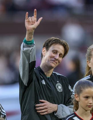 GER, Köln, Deutschland vs Norwegen, Länderspiel, Fussball, FIFA, Spielzeit 2026 2027, WM-Qualifikation, Rhein-Energie-Stadion, 5. Spieltag im Bild: Ann-Katrin Berger (Deutschland Frauen 1), Pommes-Gabel-Gruß DFB DFL REGULATIONS PROHIBIT ANY USE OF PHOTOGRAPHS AS IMAGE SEQUENCES AND OR QUASI-VIDEO, 05.06.2026 Copyright: HMBxMedia HendrikxHamelau