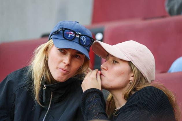 Köln, Deutschland: 05.06. 2026 - WM Qualifikationsspiel Deutschland vs. Norwegen Im Bild: v.li. Laura Freigang (Deutschland) und Sydney Lohmann (Deutschland), beide nicht für doe Länderspielmaßnahme nominiert, auf der Zuschauertribüne in Köln Copyright: HMBxMedia MadeleinexFantini