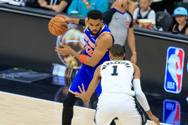 NBA, Basketball Herren, USA Finals Game 2 - New York Knicks at San Antonio Spurs New York Knicks center Karl-Anthony Towns (L) in action against San Antonio Spurs forward Victor Wembanyama during Game 2 of the NBA Finals between the San Antonio Spurs and the New York Knicks in San Antonio, Texas, USA, 05 June 2026. San Antonio United States  Copyright: xADAMxDAVISx