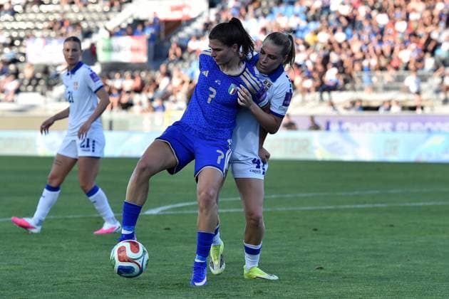 Calcio - FIFA World Cup, WM, Weltmeisterschaft, Fussball Women Photo by IPA ABACAPRESS.COM85364941 - Sofia Cantore (Italy) thwarted by Aleksandra Gajic (Serbia) during Women s European Qualifiers 2027 - Italy vs Serbia, FIFA World Cup match in Pisa, Italy, June 05 2026 Pisa Italy  Copyright: xIPAxSport ABACAx