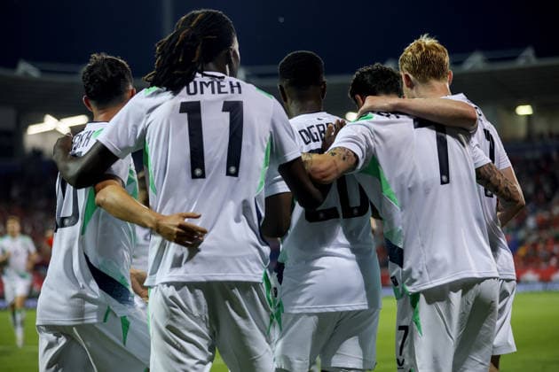 Fußball, Testspiel, Kanada - Irland International Friendly, Länderspiel, Nationalmannschaft Stade Saputo, MontrÃ Chiedozie Ogbene celebrates with team mates after he scores his sides 1st goal of the match 6 6 2026  Copyright: x INPHO RyanxByrnex RB2_9761