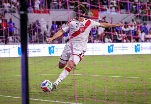 International soccer friendly - Haiti vs Peru Peru s Fabio Gruber in action during the International soccer friendly between Haiti and Peru in Miami, Florida, USA, 05 June 2026. MIAMI FLORIDA United States  Copyright: xCRISTOBALxHERRERA-ULASHKEVICHx