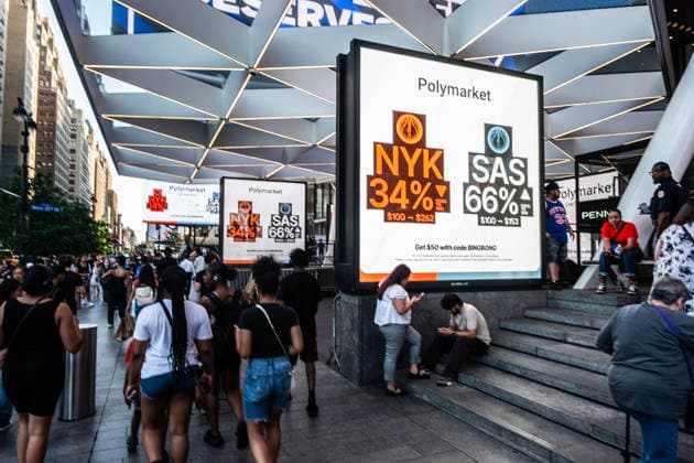 June 5, 2026, New York City, New York, USA: New York Knicks Basketball Team Watch Party in front of Madison Square Garden ( 33rd street and 7th avenue ) during the New York Knicks vs San Antonio Spurs Championship Finals. NY Knicks Watch Party  - ZUMAt442 20260605_znp_t442_001 Copyright: xBillyxTompkinsx