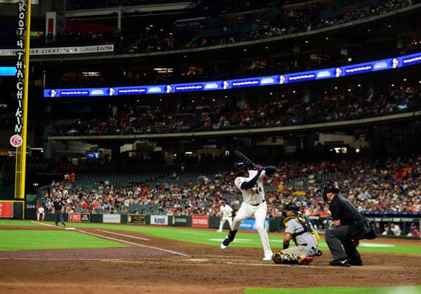 June 2, 2026, Houston, Texas, United States: Houston Astros designated hitter Yordan Alvarez (44) bats with Pittsburgh Pirates catcher Endy RodroÂ­guez (13) behind the plate in the third inning during an MLB, Baseball Herren, USA game on Tuesday June 2, 2026 at Daikin Park in Houston, Texas. The Pirates defeated the Astros 10-6. Houston United States - ZUMAw132 20260602_zap_w132_064 Copyright: xTomxWalkox