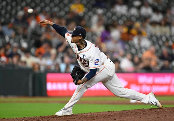 June 2, 2026, Houston, Texas, United States: Houston Astros pitcher Bryan Abreu (52) pithes in the eighth inning during an MLB, Baseball Herren, USA game against the Pittsburgh Pirates on Tuesday June 2, 2026 at Daikin Park in Houston, Texas. The Pirates defeated the Astros 10-6. MLB: Pittsburgh Pirates At Houston Astros  - ZUMAw132 20260602_zap_w132_082 Copyright: xTomxWalkox