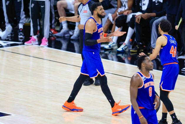 NBA, Basketball Herren, USA Finals Game 2 - New York Knicks at San Antonio Spurs New York Knicks center Karl-Anthony Towns reacts after committing a foul during Game 2 of the NBA Finals between the San Antonio Spurs and the New York Knicks in San Antonio, Texas, USA, 05 June 2026. San Antonio United States  Copyright: xADAMxDAVISx