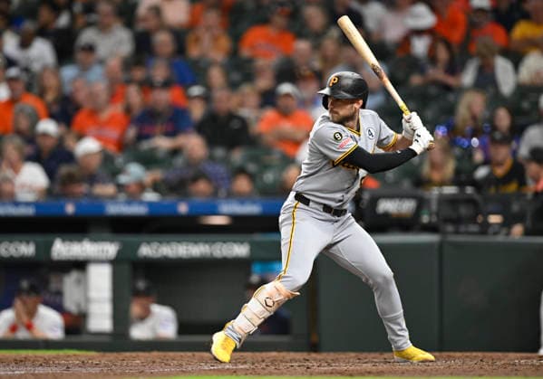 June 2, 2026, Houston, Texas, United States: Pittsburgh Pirates second baseman Brandon Lowe (5) bats in the fifth inning during an MLB, Baseball Herren, USA game against the Houston Astros on Tuesday June 2, 2026 at Daikin Park in Houston, Texas. The Pirates defeated the Astros 10-6. Houston United States - ZUMAw132 20260602_zap_w132_096 Copyright: xTomxWalkox