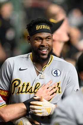 June 2, 2026, Houston, Texas, United States: Pittsburgh Pirates center fielder Oneil Cruz (15) is congratulated in the dugout after hitting a two RBI home run in the sixth inning during an MLB, Baseball Herren, USA game against the Houston Astros on Tuesday June 2, 2026 at Daikin Park in Houston, Texas. The Pirates defeated the Astros 10-6. MLB: Pittsburgh Pirates At Houston Astros  - ZUMAw132 20260602_zap_w132_136 Copyright: xTomxWalkox
